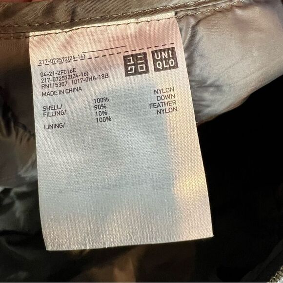 Uniqlo down filled feathers vest in dark green - Picture 5 of 9